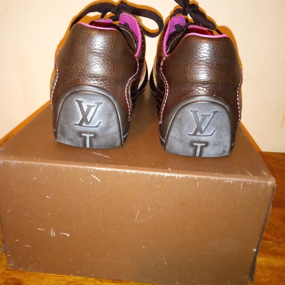 LOUIS VUITTON SNEAKERS - Picture 4 of 14
